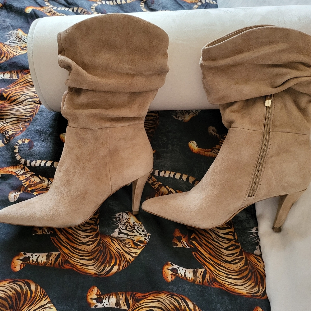 Vince Camuto Sonbela Size 6 slouch boot